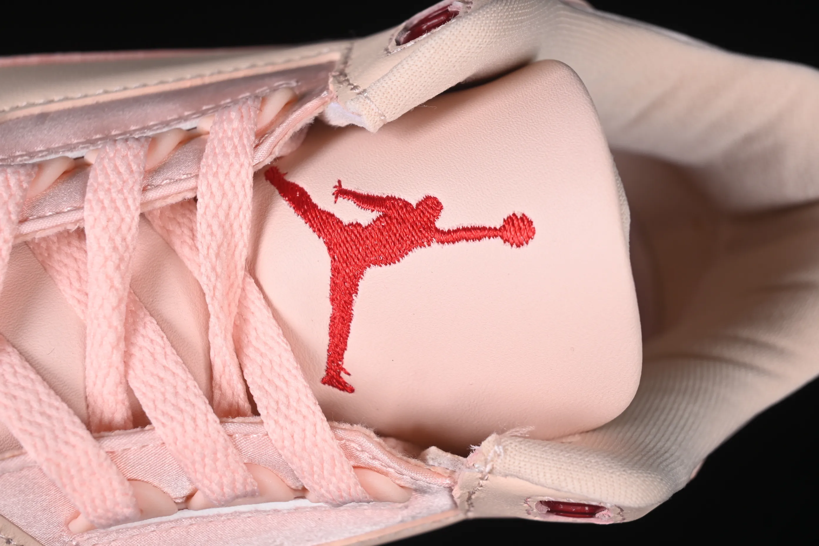 All categories Air Jordan Jordan series basketball shoes Air Jordan 3 P version Air Jordan 3 "Valentine's Day" AJ3 Joe 3 Valentine's Day limited edition HJ0178-600